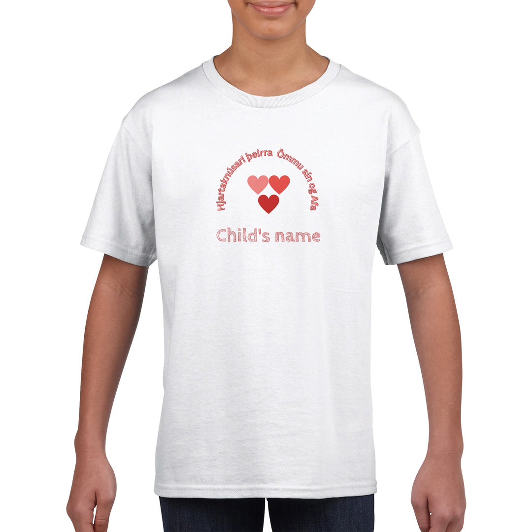 cfc8d819-44ff-4a22-90a9-ea6ff2fcac2aIcelandic Grandparents T-Shirt with pink hearts, Hjartaknúsari text, personalized with child's name. Perfect gift for Icelandic grandparents!